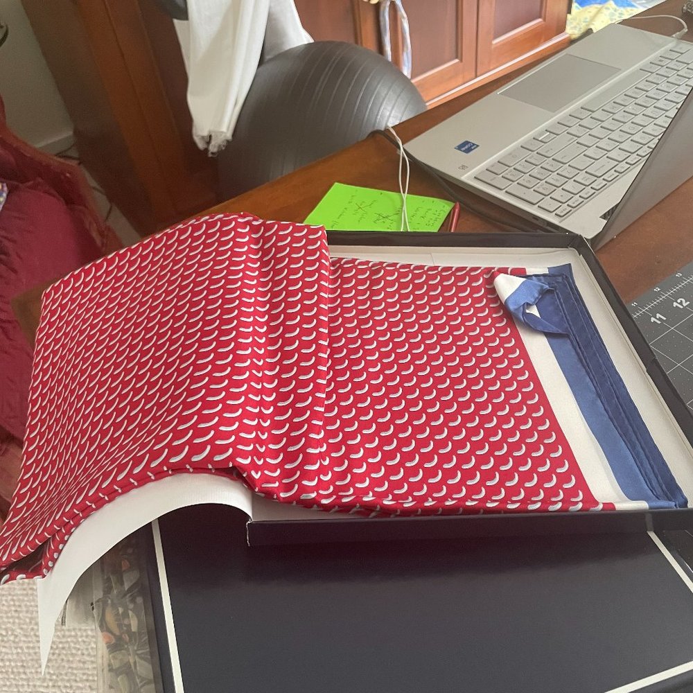 VIneyard vines silk scarf, never worn